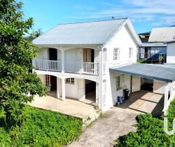 Maison / Villa 5 pièce(s)  150 m2