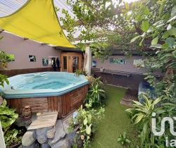 Maison / Villa 5 pi&egrave;ce(s)  199 m2