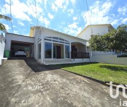 Maison / Villa 3 pièce(s)  Saint Pierre 