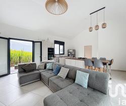 Maison / Villa 4 pièce(s)  Saint Pierre 