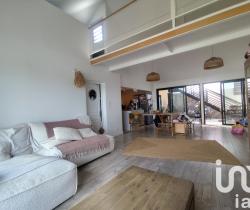 Maison / Villa 5 pi&egrave;ce(s)  145 m2