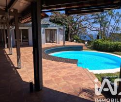 Appartement Plus de 5 pièces  150 m2