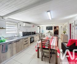 Maison / Villa 3 pièce(s)  140 m2
