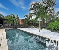 Maison / Villa 5 pi&egrave;ce(s)  175 m2