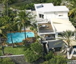 Maison / Villa Plus de 5 pièces  Saint Gilles Les Bains