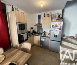 Maison / Villa 4 pi&egrave;ce(s)  75 m2