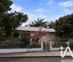 Maison / Villa 5 pi&egrave;ce(s)  190 m2