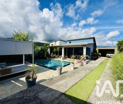 Maison / Villa 5 pi&egrave;ce(s)  143 m2