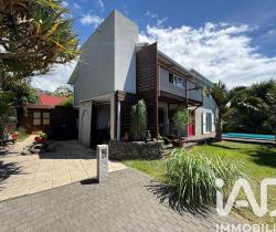 Maison / Villa 4 pi&egrave;ce(s)  200 m2