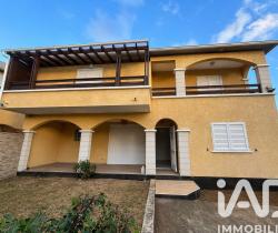 Maison / Villa 5 pièce(s)  Saint Pierre 