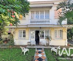 Maison / Villa Plus de 5 pièces  Saint Denis 