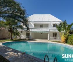 Maison / Villa Plus de 5 pièces  Saint Pierre 