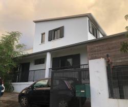 Maison / Villa Plus de 5 pièces  95 m2