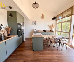 Maison / Villa 4 pièce(s)  130 m2