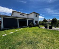 Maison / Villa 4 pi&egrave;ce(s)  129 m2