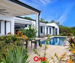 Maison / Villa 4 pi&egrave;ce(s)  158 m2