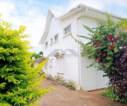 Maison / Villa Plus de 5 pièces  Saint Louis 