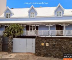 Maison / Villa  270 m2