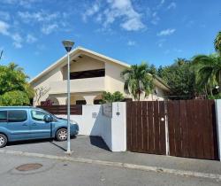 Maison / Villa 4 pièce(s)  Saint Gilles Les Bains