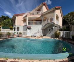 Maison / Villa 4 pi&egrave;ce(s)  126 m2