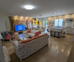 Maison / Villa 4 pi&egrave;ce(s)  113 m2