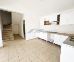 Maison / Villa 4 pi&egrave;ce(s)  80 m2