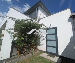 Maison / Villa 4 pi&egrave;ce(s)  99 m2