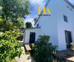 Maison / Villa 5 pièce(s)  Saint Gilles Les Hauts