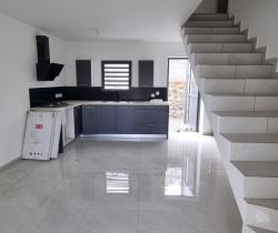Maison / Villa 4 pi&egrave;ce(s)  84 m2