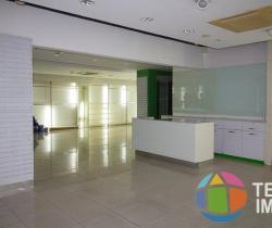 Local commercial studio Saint André 