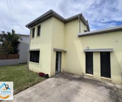 Maison / Villa 4 pi&egrave;ce(s)  95 m2