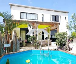 Maison / Villa 4 pi&egrave;ce(s)  131 m2