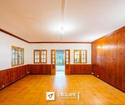 Maison / Villa Plus de 5 pièces  Saint Benoît 