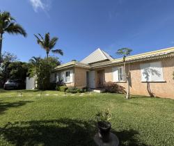 Maison / Villa 4 pi&egrave;ce(s)  127 m2