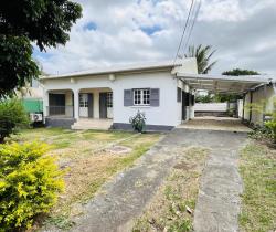 Maison / Villa 4 pi&egrave;ce(s)  79 m2