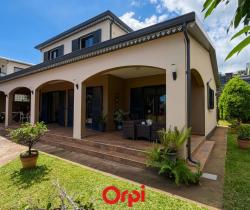 Maison / Villa 4 pi&egrave;ce(s)  123 m2