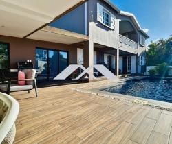 Maison / Villa 4 pi&egrave;ce(s)  143 m2