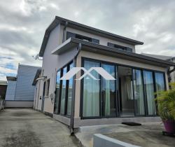 Maison / Villa 4 pi&egrave;ce(s)  95 m2