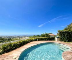 Maison / Villa 5 pi&egrave;ce(s)  131 m2