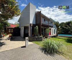 Maison / Villa 5 pièce(s)  Saint Paul 