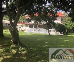 Maison / Villa 5 pi&egrave;ce(s)  159 m2