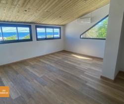 Appartement Plus de 5 pi&egrave;ces  130 m2