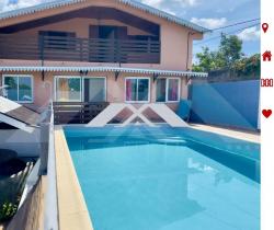 Maison / Villa 5 pi&egrave;ce(s)  140 m2
