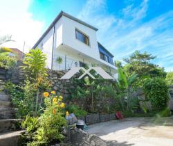 Maison / Villa 4 pi&egrave;ce(s)  218 m2