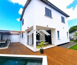 Maison / Villa 5 pi&egrave;ce(s)  115 m2