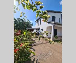 Maison / Villa 3 pi&egrave;ce(s)  80 m2
