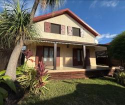 Maison / Villa 4 pi&egrave;ce(s)  110 m2