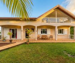 Maison / Villa 5 pi&egrave;ce(s)  200 m2