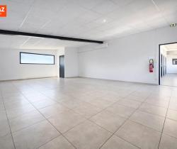 Locaux commerciaux  Saint Pierre 